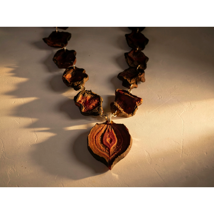 Collier KIMEYA 2 en 1 Ras-de-cou et boucle d'oreille Chips de Betterave rouge Stabilisé et ses anneaux